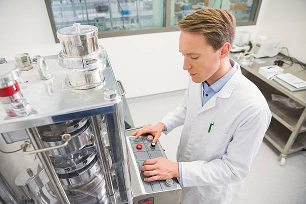 https://www.planettogether.com/hubfs/Pharmaceutical%20Manufacturing%20Elevating%20Quality%20and%20Safety%20through%20IT%20Integration%20Portada.jpg